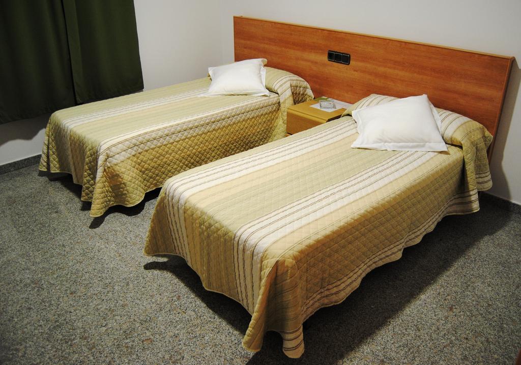 Hotel Albanta La Lantejuela Room photo