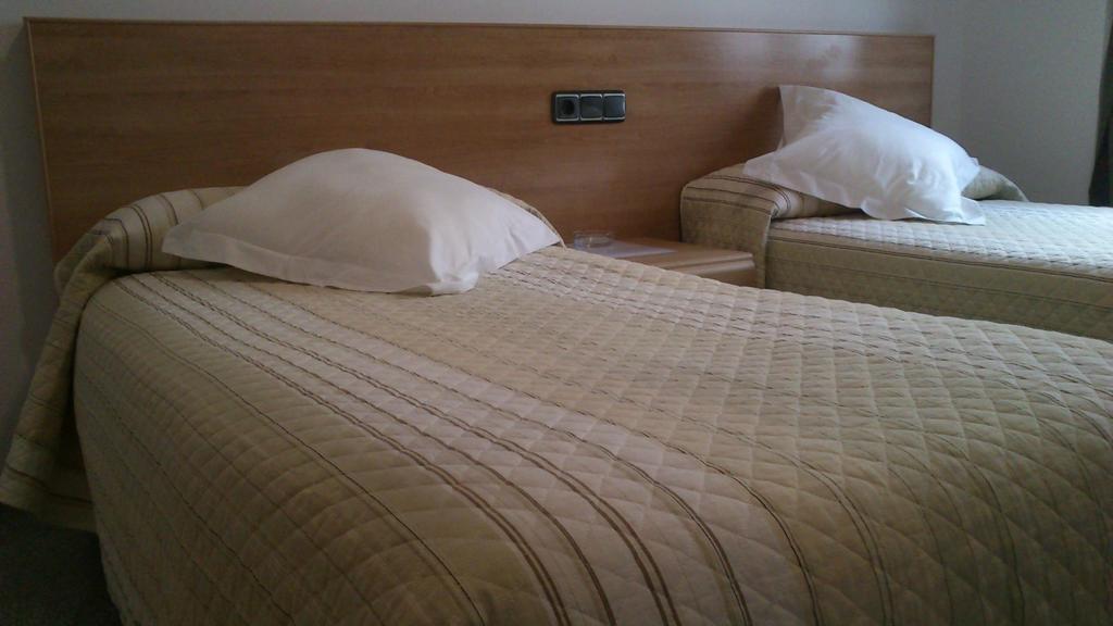 Hotel Albanta La Lantejuela Room photo