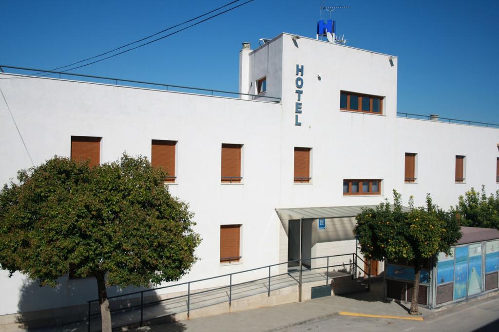 Hotel Albanta La Lantejuela Exterior photo