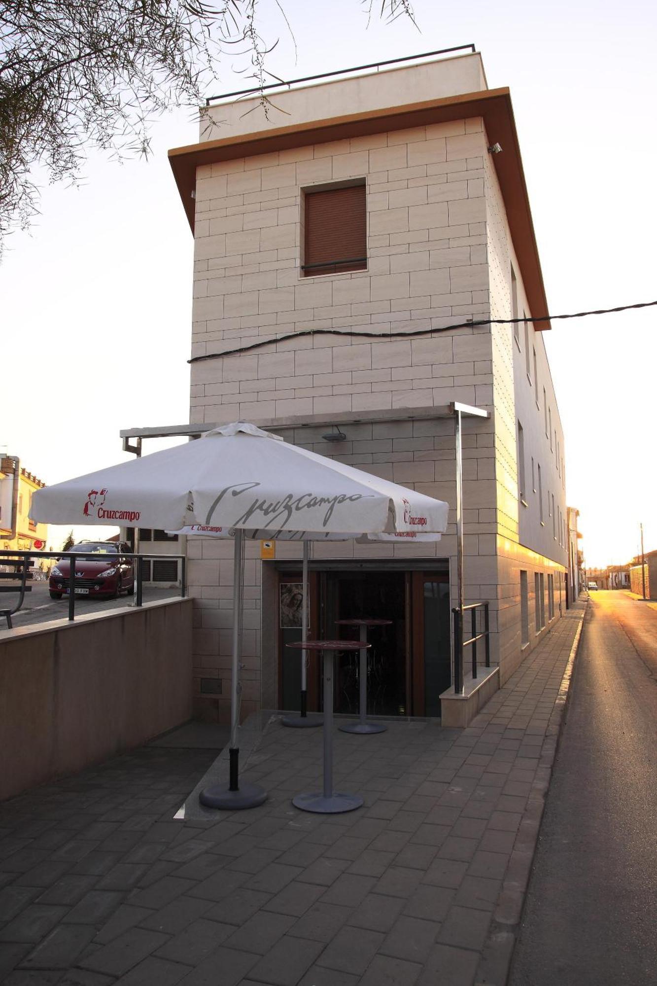 Hotel Albanta La Lantejuela Exterior photo