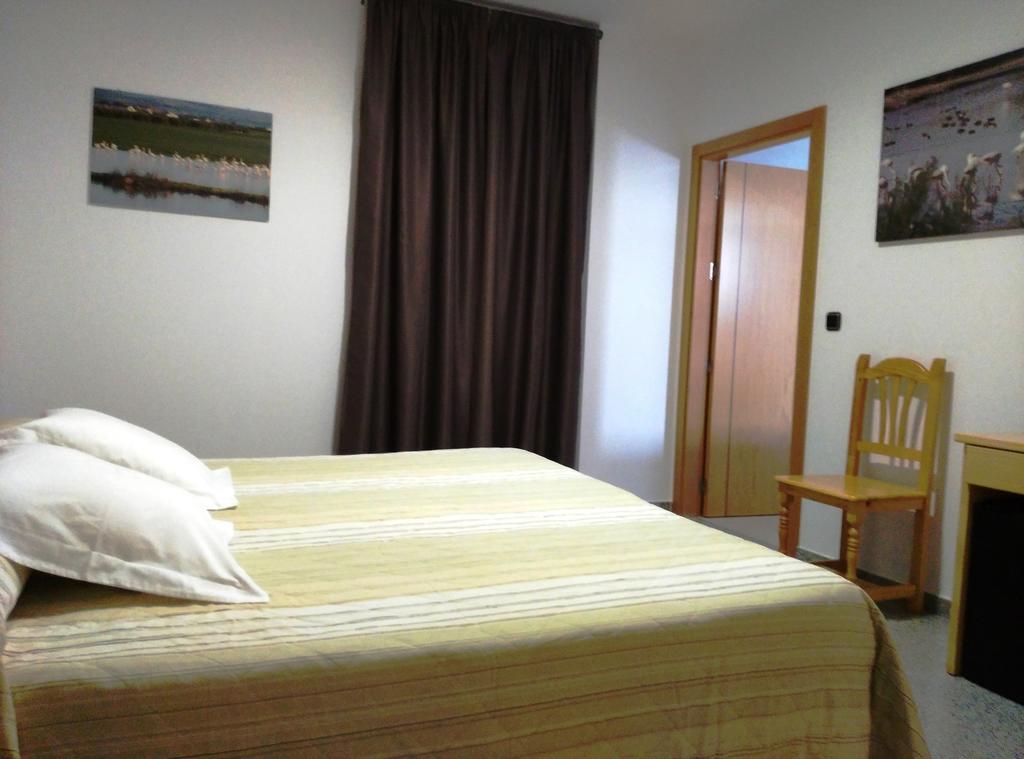 Hotel Albanta La Lantejuela Exterior photo