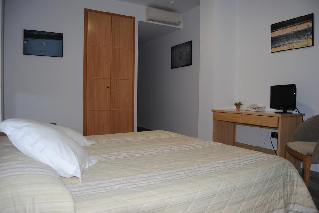 Hotel Albanta La Lantejuela Exterior photo